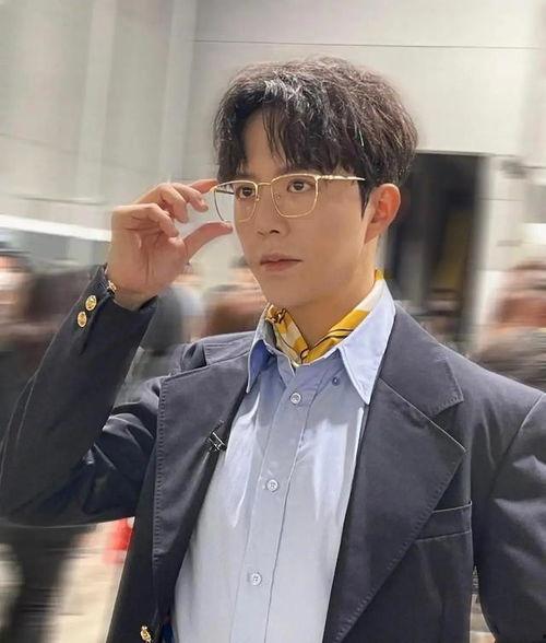 李云迪娱乐圈吃瓜,揭秘钢琴王子背后的瓜田