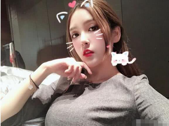 吃瓜娱乐小蓝姐姐微博,带你领略娱乐圈幕后故事